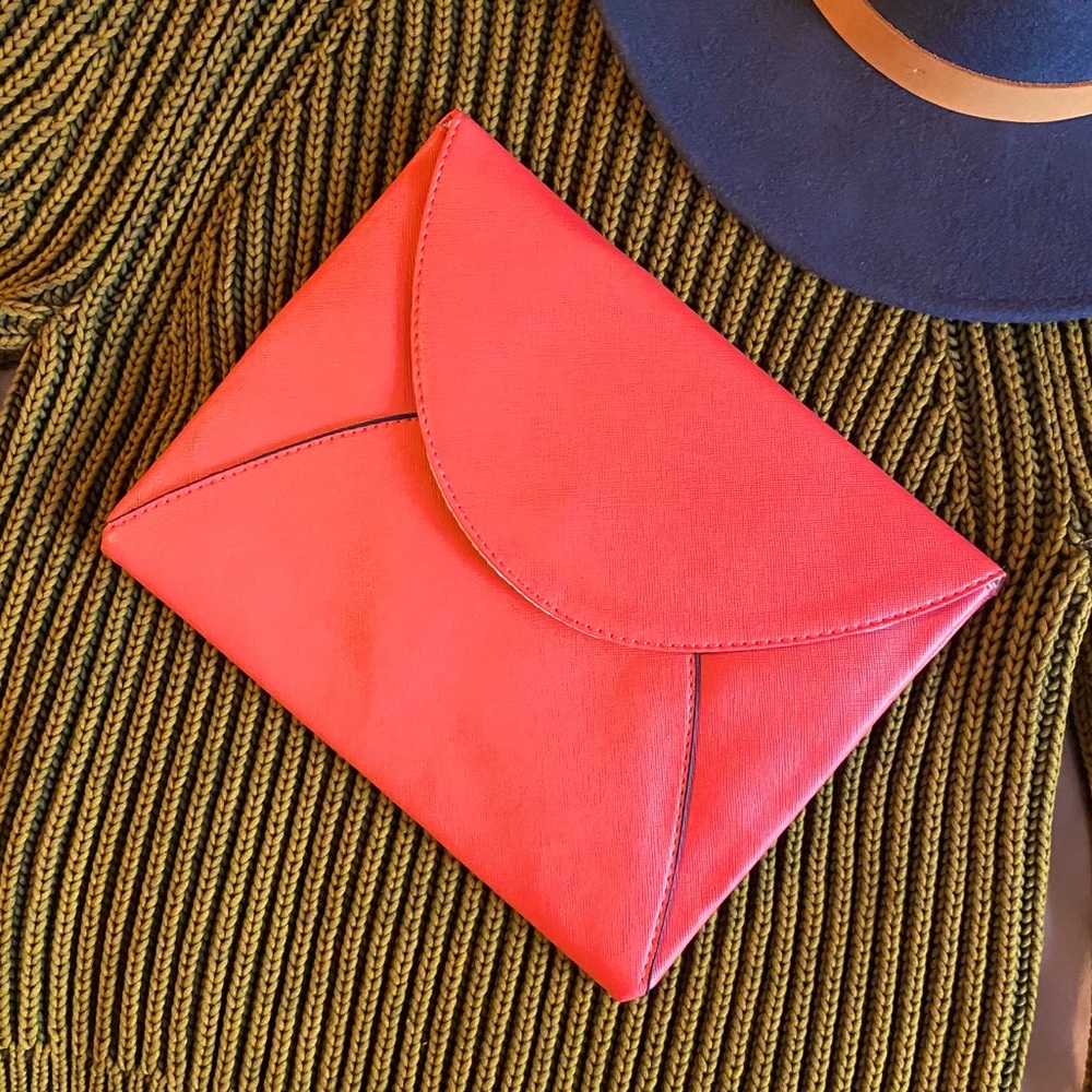 Summery Coral Clutch